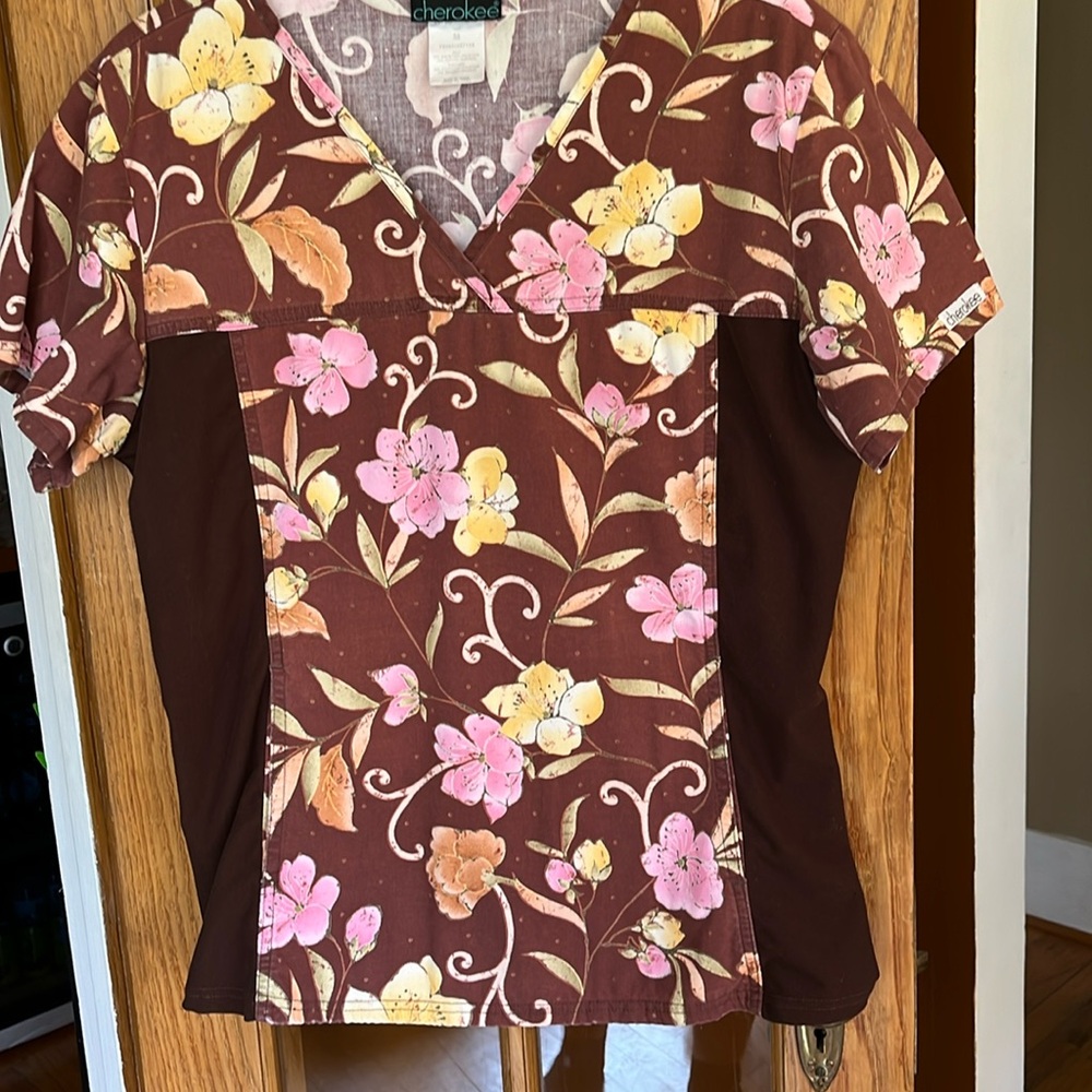 Cherokee Scrub Top